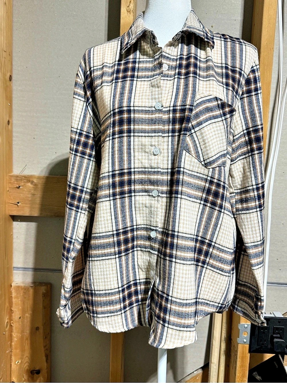 Impressions Plaid flannel Button Down in Blue & Brown Size Medium